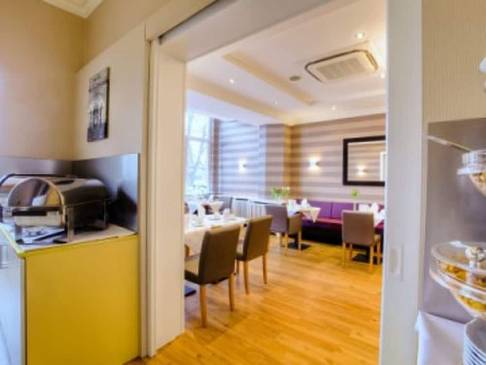 Relexa Hotel Bellevue An Der Alster Hamburgo Exterior foto